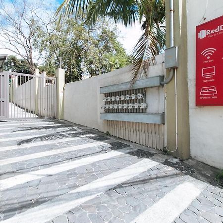 Reddoorz Plus @ A Rita Street San Juan San Juan  Luaran gambar